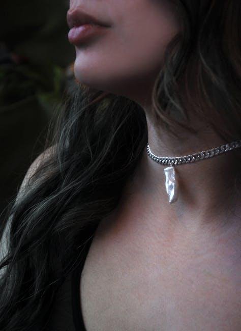 Selecting Humidity-Resistant⁣ Materials for Jewelry